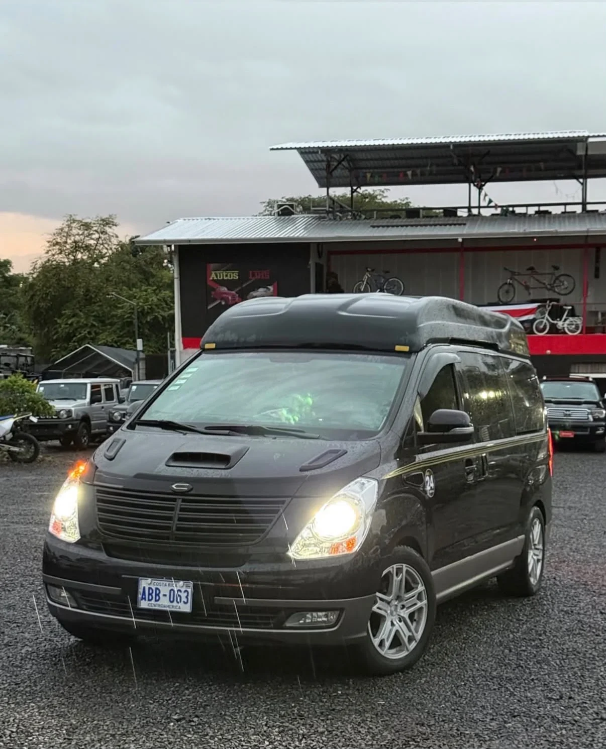 HYUNDAI STAREX 2011