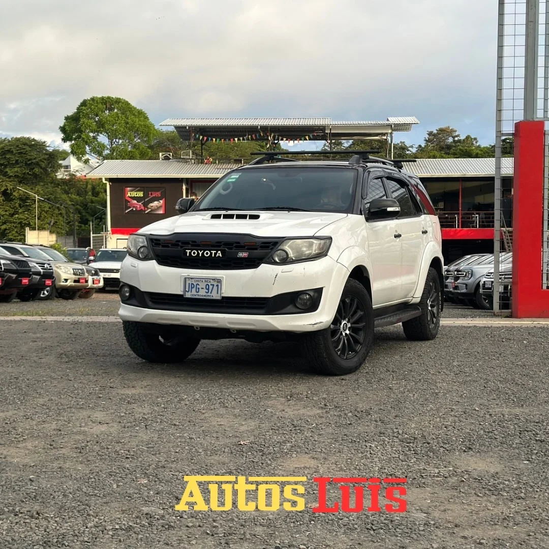 TOYOTA FORTUNER SRV 2014