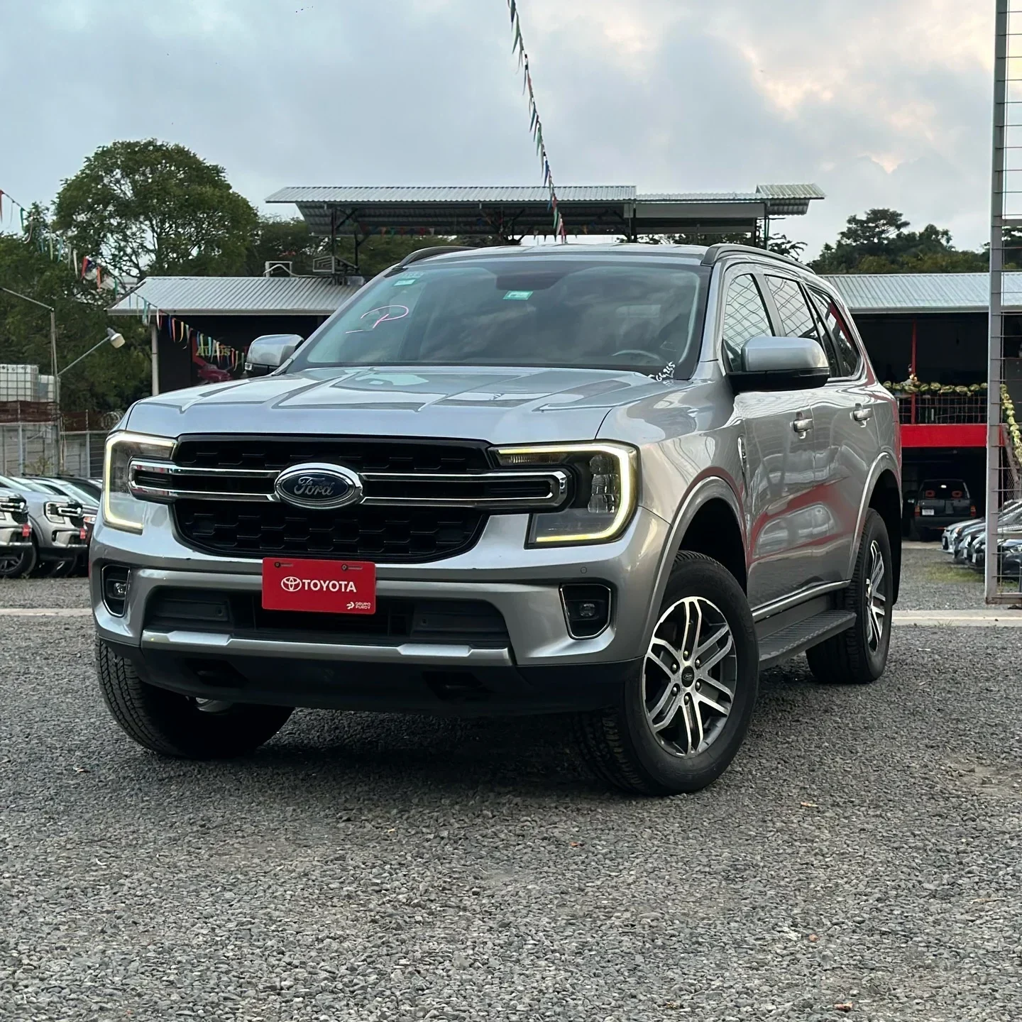 FORD EVEREST 2023