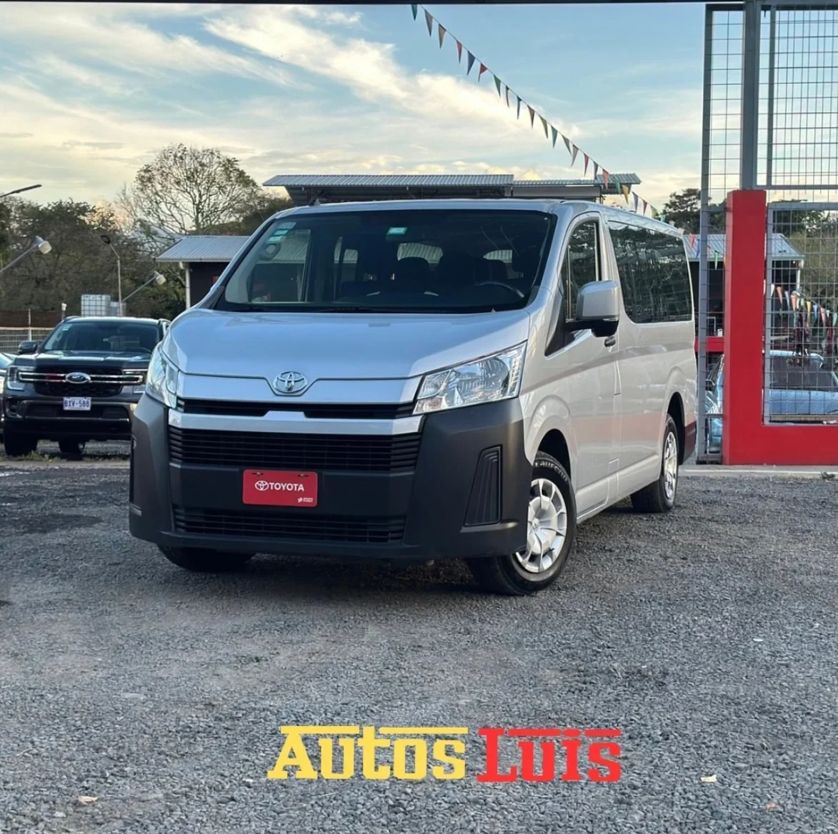 TOYOTA HIACE 2024