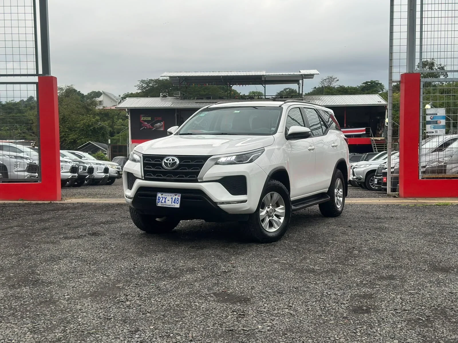 TOYOTA FORTUNER 2024